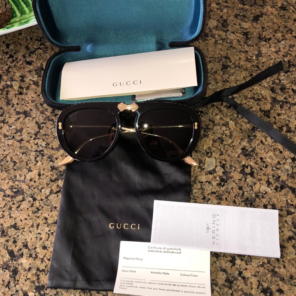 Gucci foldable Aviator sunglasses ( limited)